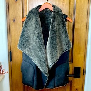 Velvet by Graham & Spencer Faux Fur Vest. Size XS/ P